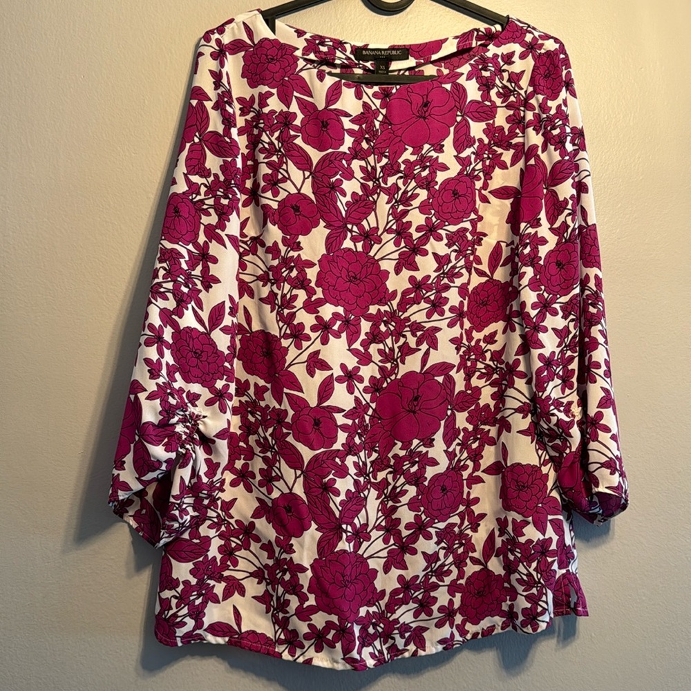 Banana Republic Purple White Floral 3/4 Sleeve Round Neck